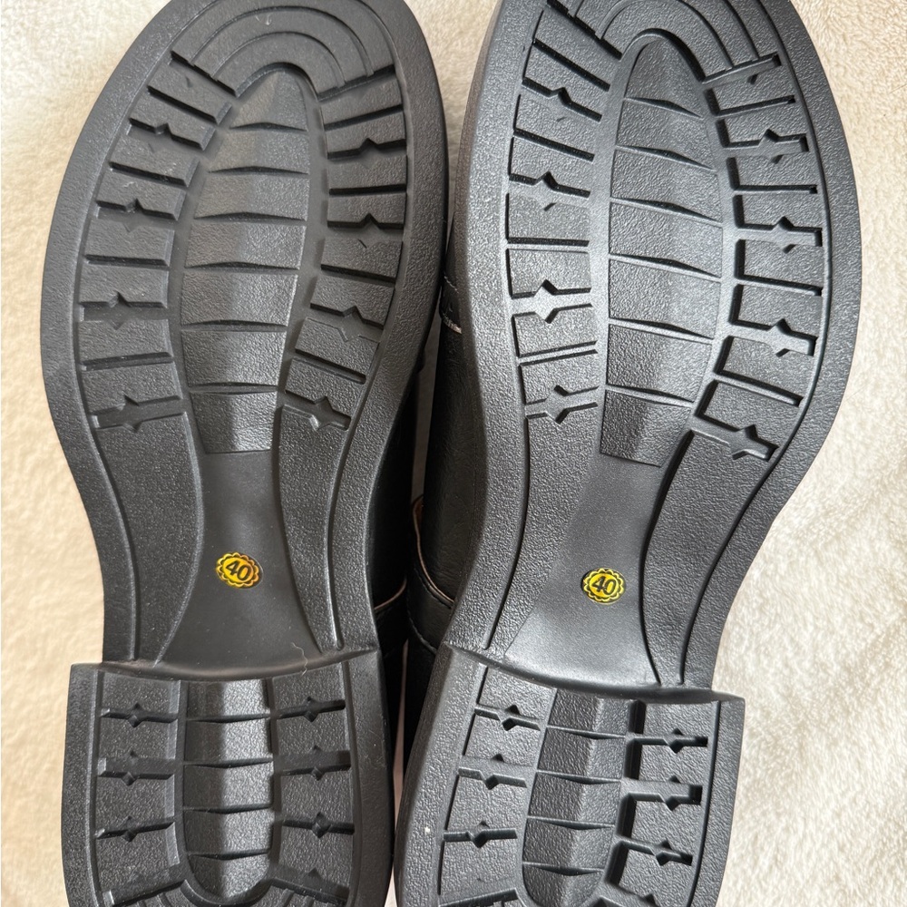 NEW never worn classic premium leather Mary Janes, non-slip sz 9.5 - Picture 4 of 6